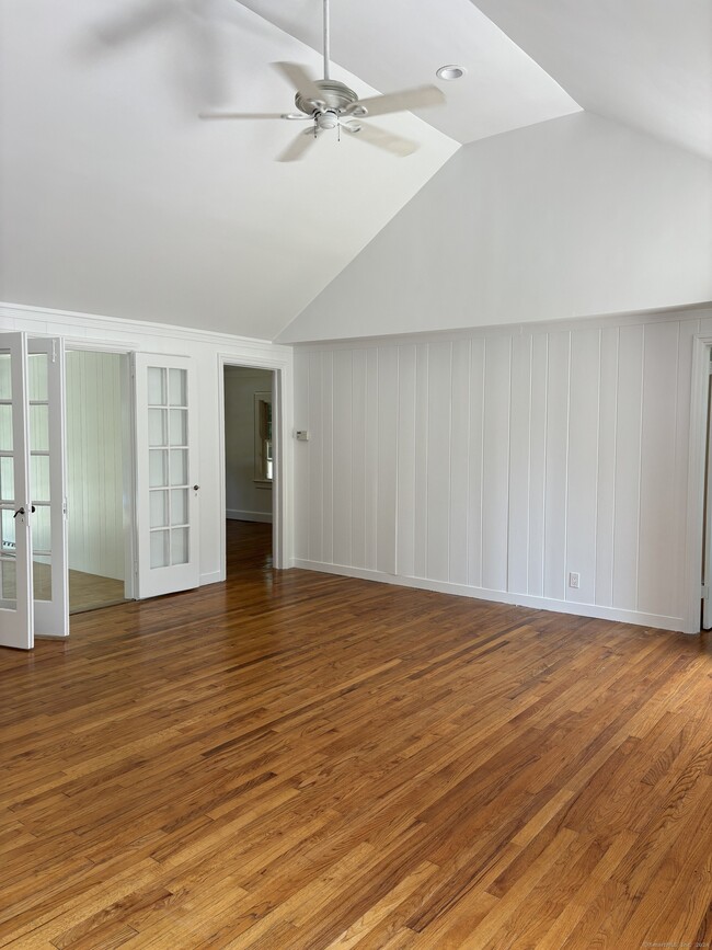 Building Photo - 67 Grove Point