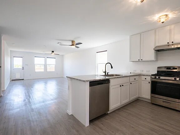 Building Photo - 9051 Navarro Vis