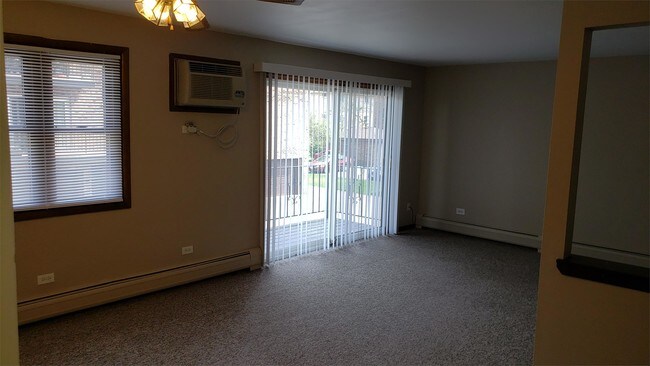 Foto del edificio - 10425 Mason Ave