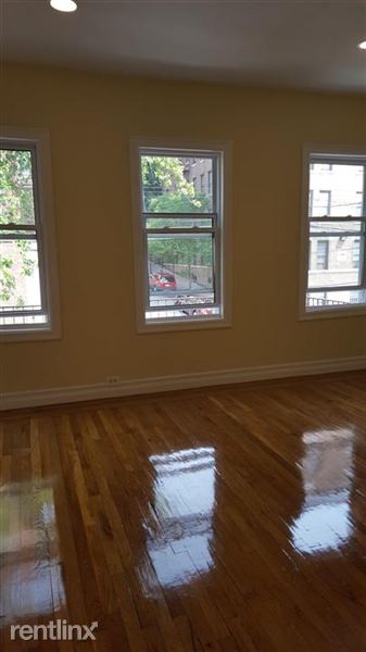 Building Photo - 670 Saint Anns Ave