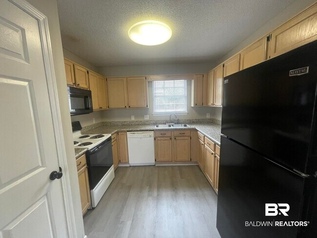 Foto del edificio - 706 Crystal Wells Ct N