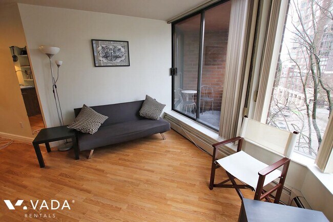 Photo du bâtiment - Anchor Point Apartment For Rent 505-1330 B...