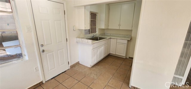 Foto del edificio - 1143 N Mayfield Ave