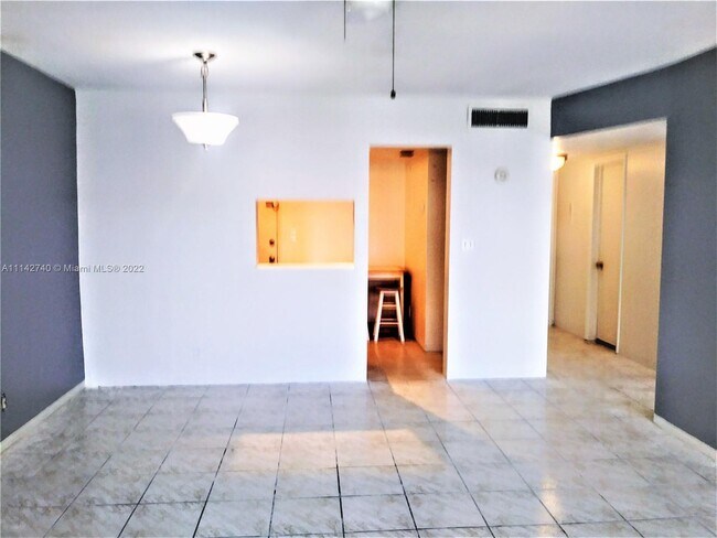 Foto del edificio - 16801 NE 14th Ave