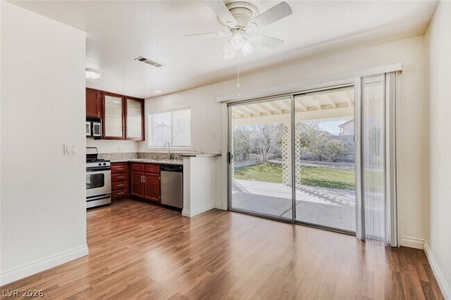 Building Photo - 661 Freeburg Pl