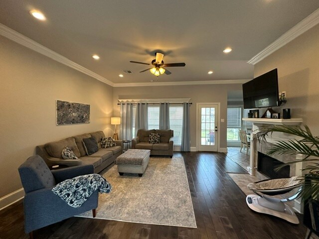 Building Photo - 315 Springhaven Dr