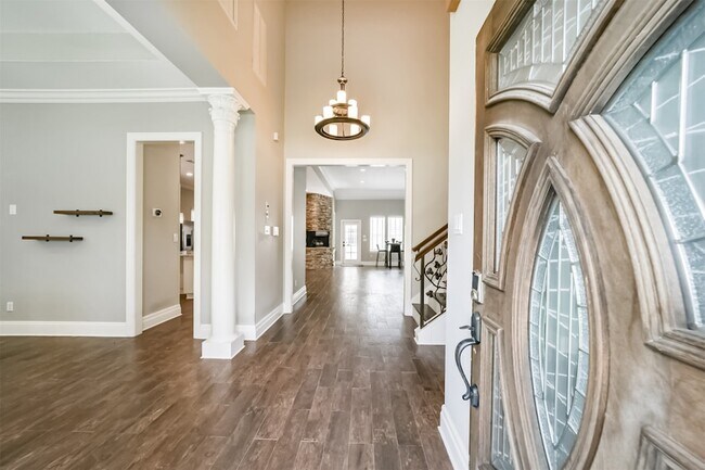 Foto del edificio - 9660 Fairdale Ln