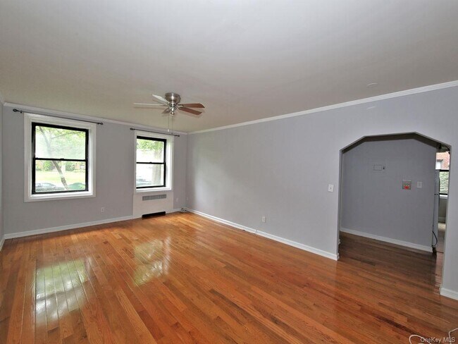 Building Photo - 411 Larchmont Acres