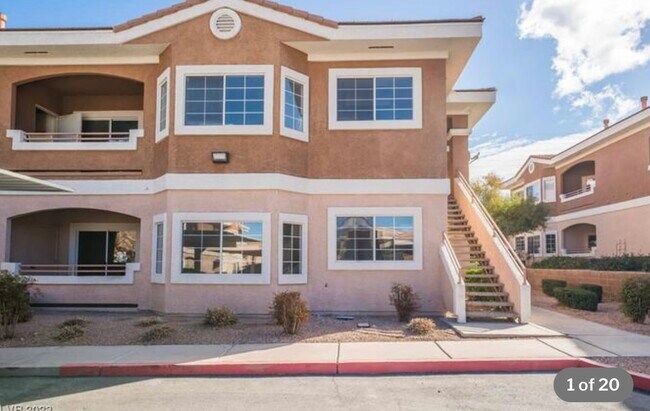 Ground Floor Unit with Covered Parking Spot - 830 Carnegie St