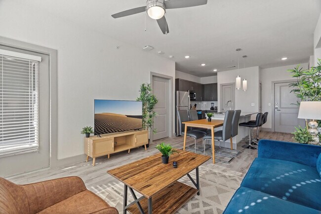 Foto del edificio - 12100 1/2 Ferrystone Glen Drive-SI ID1343249P