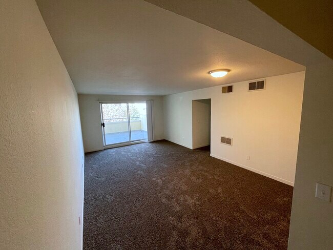 Foto del edificio - 6528 Telegraph Ave