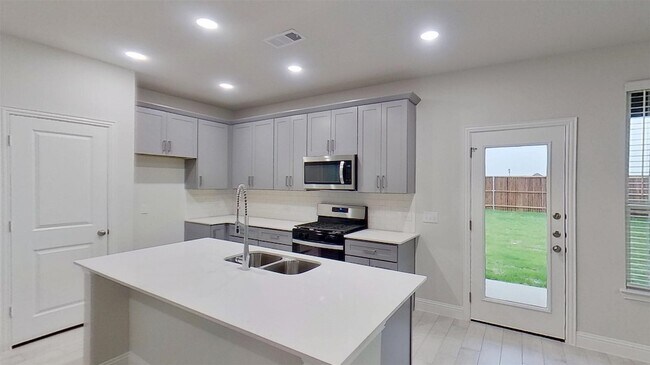 Building Photo - 415 Magellan Rd