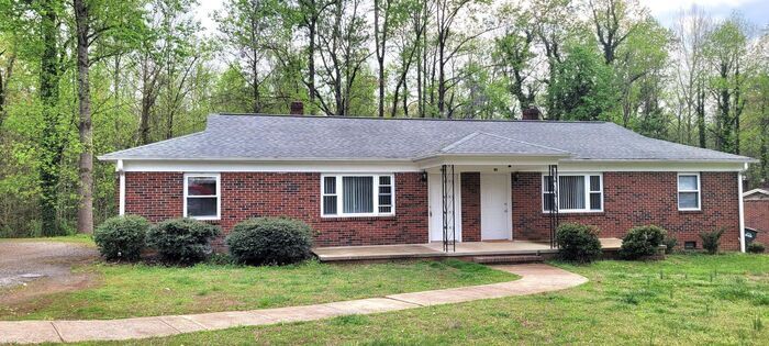 Primary Photo - Beautifully Renovated 2BD/1BA Duplex in Hi...