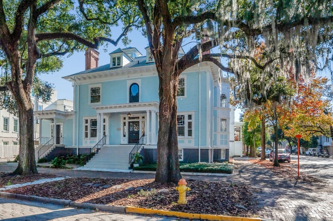 Foto del edificio - 121 W Hall St