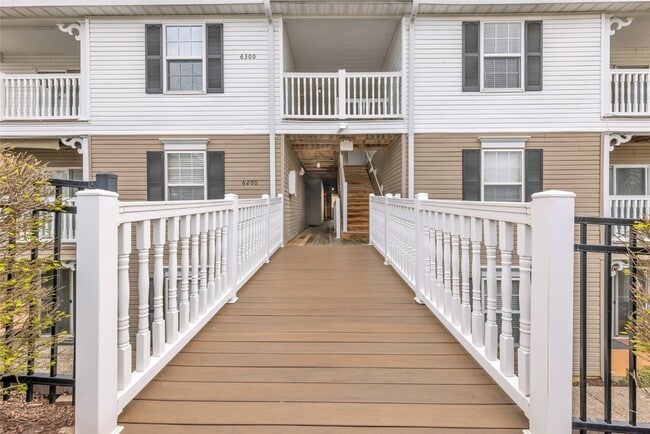 Building Photo - 6303 Spring River Dr