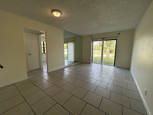 Building Photo - 7625 Tam Oshanter Blvd