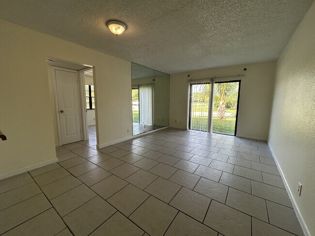 Foto del edificio - 7625 Tam Oshanter Blvd