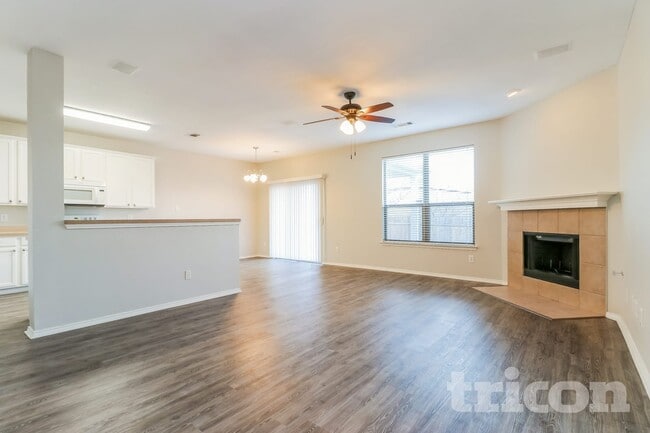Building Photo - 716 Kentucky Derby Ln