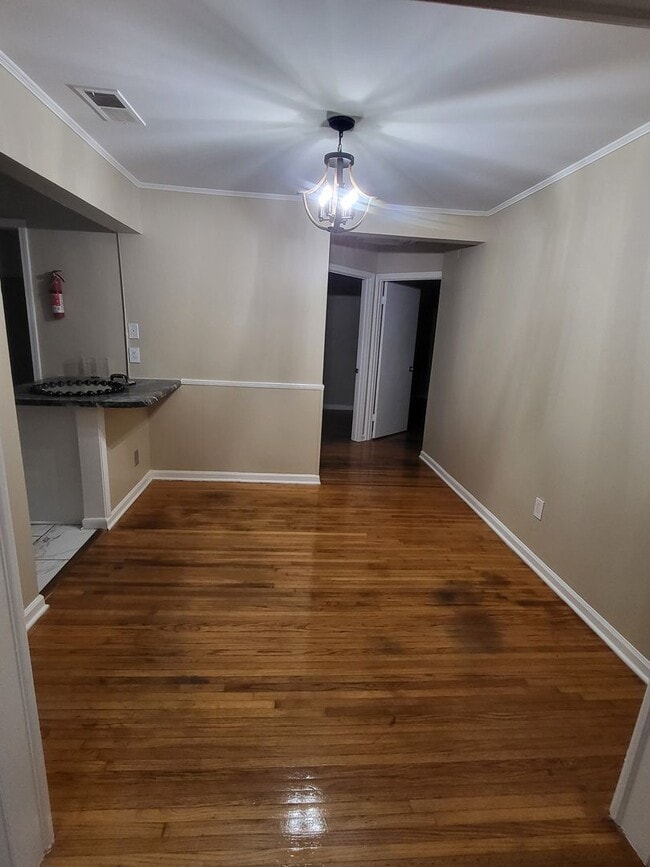 Building Photo - Spacious 4 bedroom 2 bath home for lease