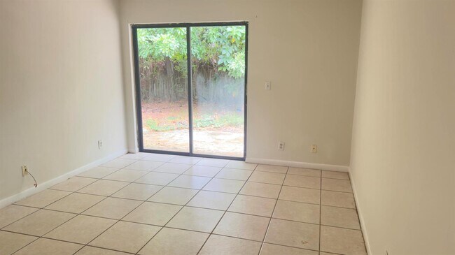 Foto del edificio - 1119 Goldenrod Rd