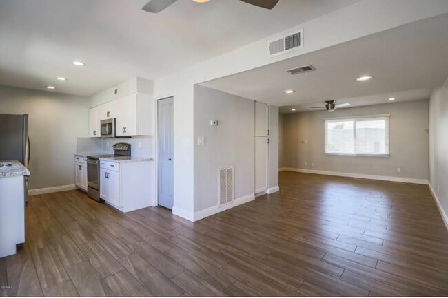 Building Photo - 8237 E McDonald Dr