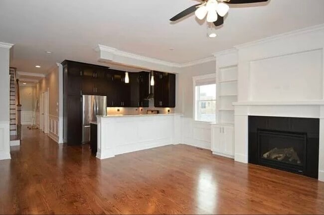 Building Photo - 3136 N Elston Ave