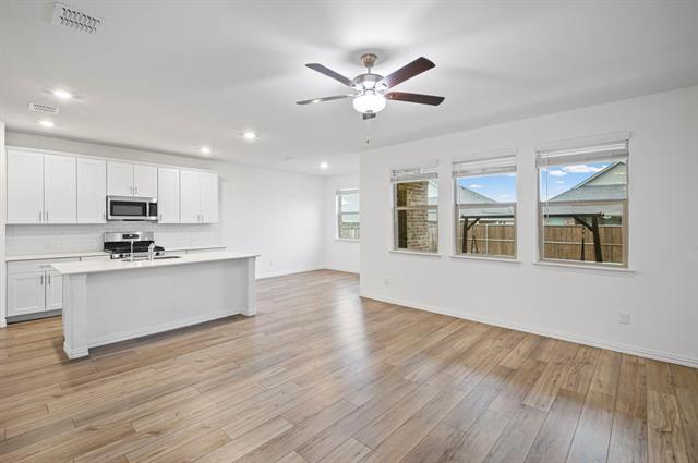 Foto del edificio - 5948 Priory Dr