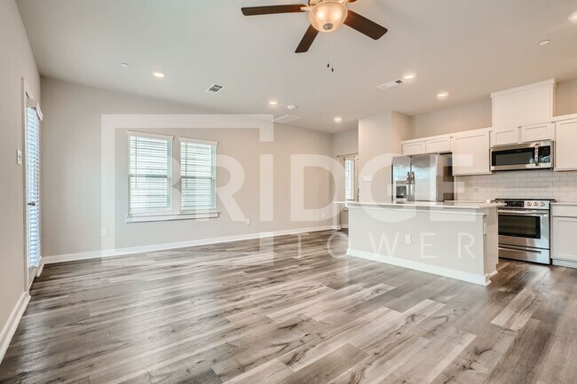 Foto del edificio - 349 N Centro Circle, Shenandoah, TX 77385