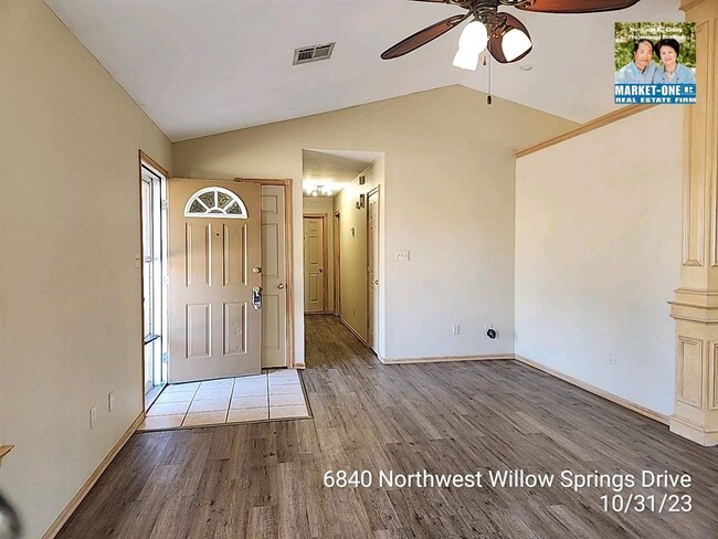 Foto del edificio - 6840 NW Willow Springs Dr