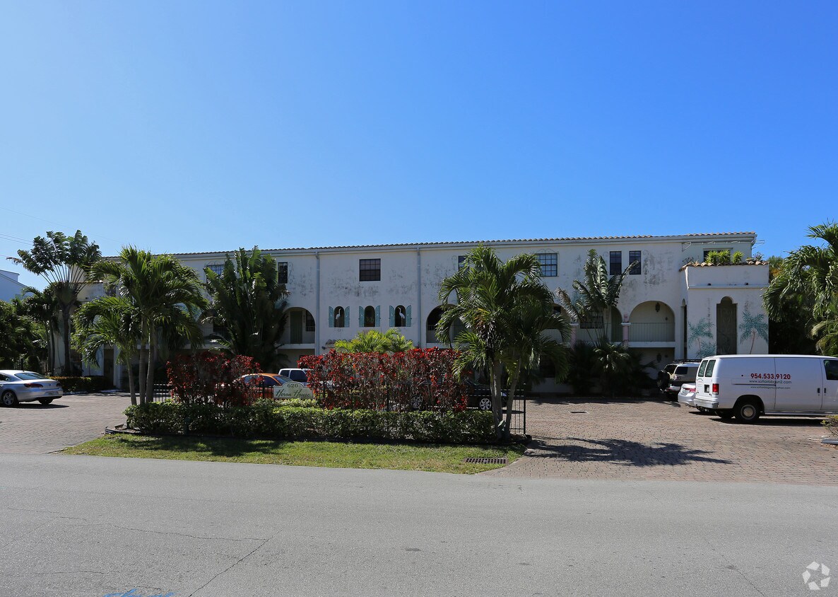 Foto principal - 620 NE 28th St