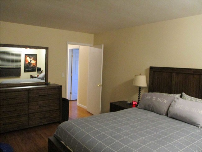 Foto del edificio - 8 Blueberry Ln