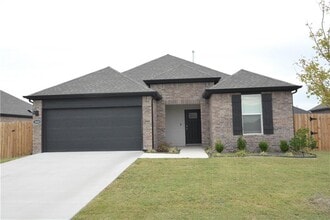 Building Photo - 3880 Aryana Ave
