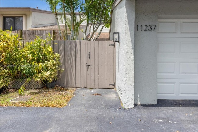 Foto del edificio - 11237 SW 112th St
