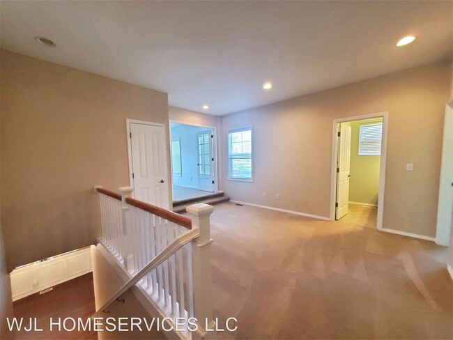 Building Photo - 4 br, 2.5 bath House - 24039 SE 12th PL