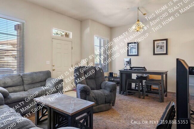 Foto del edificio - 1649 Courtyard Heights