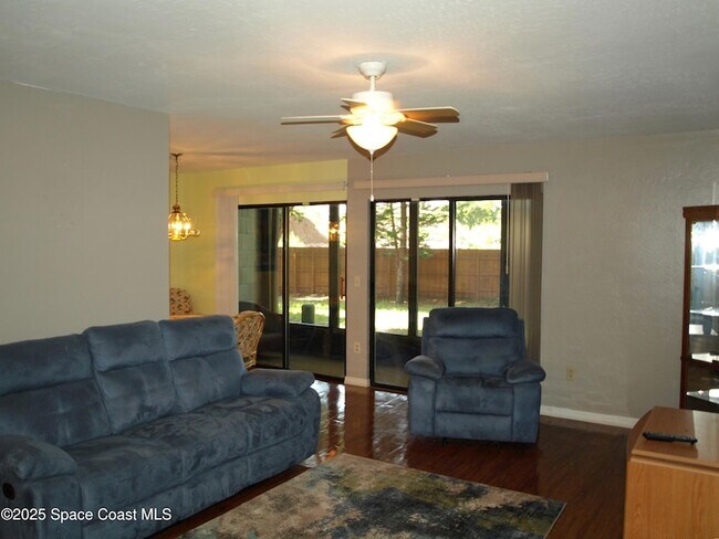 Foto del edificio - 9015 Manchester Ln