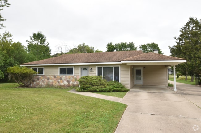 Building Photo - 6333 Hermana Rd