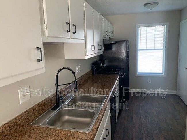 Building Photo - 3527 Lynhaven Dr
