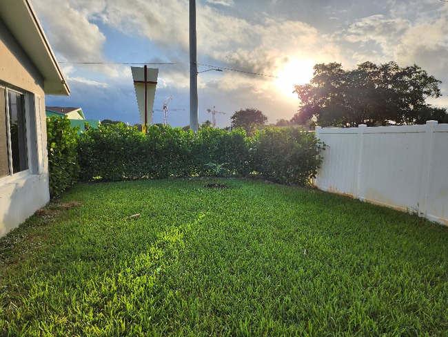 Foto del edificio - 305 3rd St