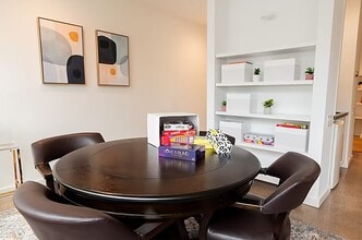 Building Photo - 4904 S Shepherd Dr