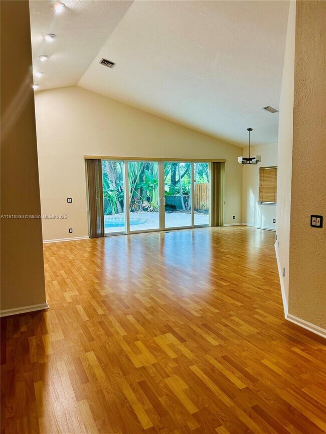 Building Photo - 10561 NW 11th Ct