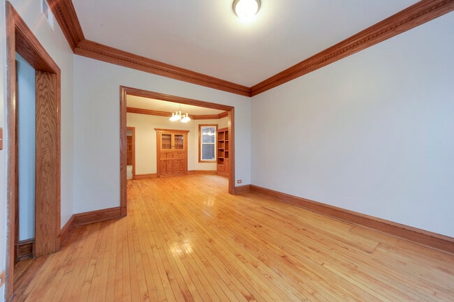 Building Photo - 1943 N Kedvale Ave