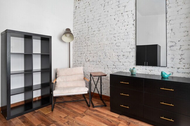 Foto del edificio - 247 W 29th St