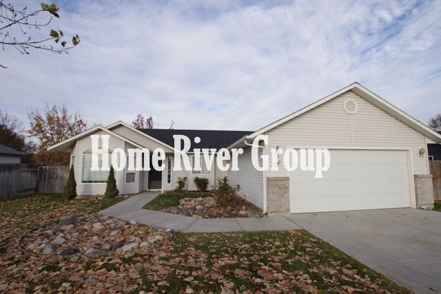 Primary Photo - 1102 W Waltman Dr