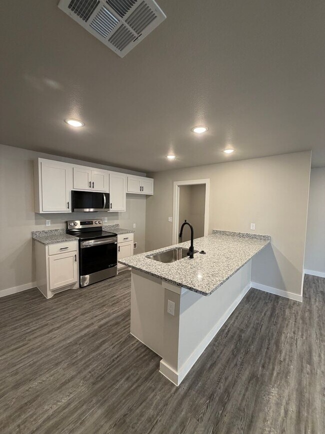 Building Photo - Hampton Hills: Brand-New Living Near Dyess AFB