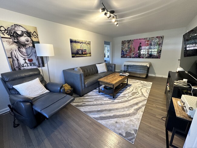 Building Photo - 16 Revere Dr