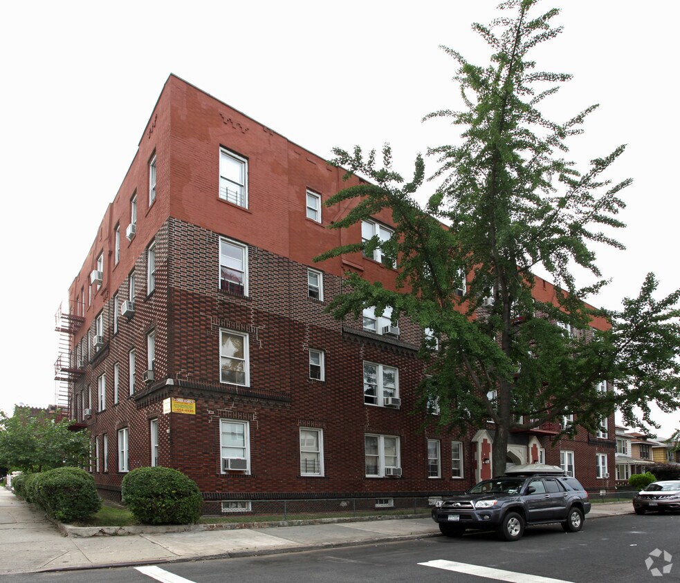 Foto principal - 298 Avenue P