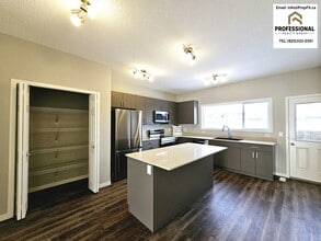 Building Photo - 2273 Alces Dr SW