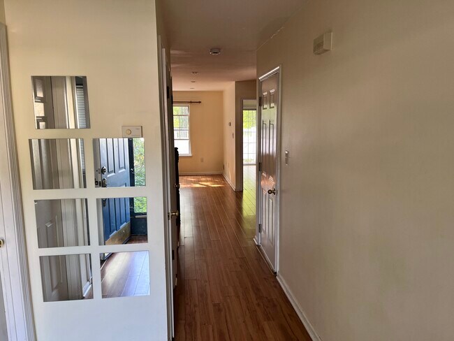 Foto del edificio - 808 Pebble Creek Ct