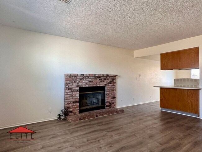 Building Photo - 433SU